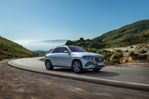 GLE and GLS add MB.OS, Superscreen and predictive ride tech